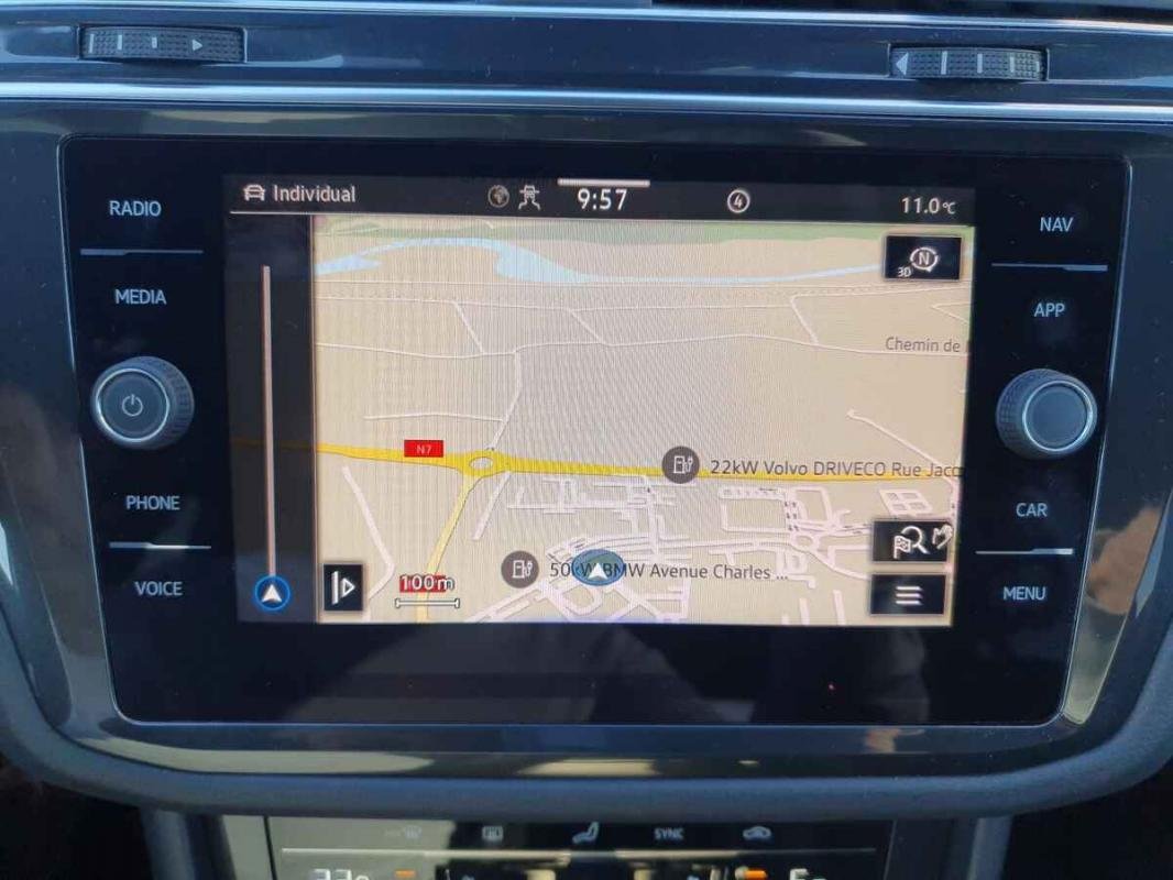 Volkswagen Tiguan - Photo 11
