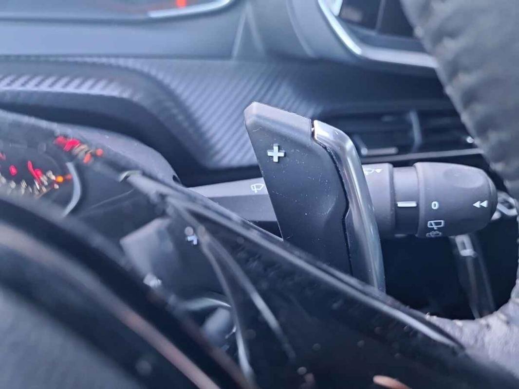 Peugeot 208 - Photo 18