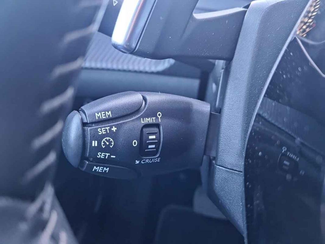 Peugeot 208 - Photo 20