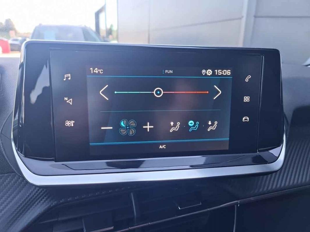 Peugeot 208 - Photo 22
