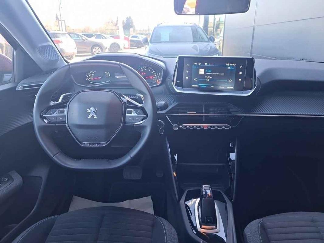 Peugeot 208 - Photo 6
