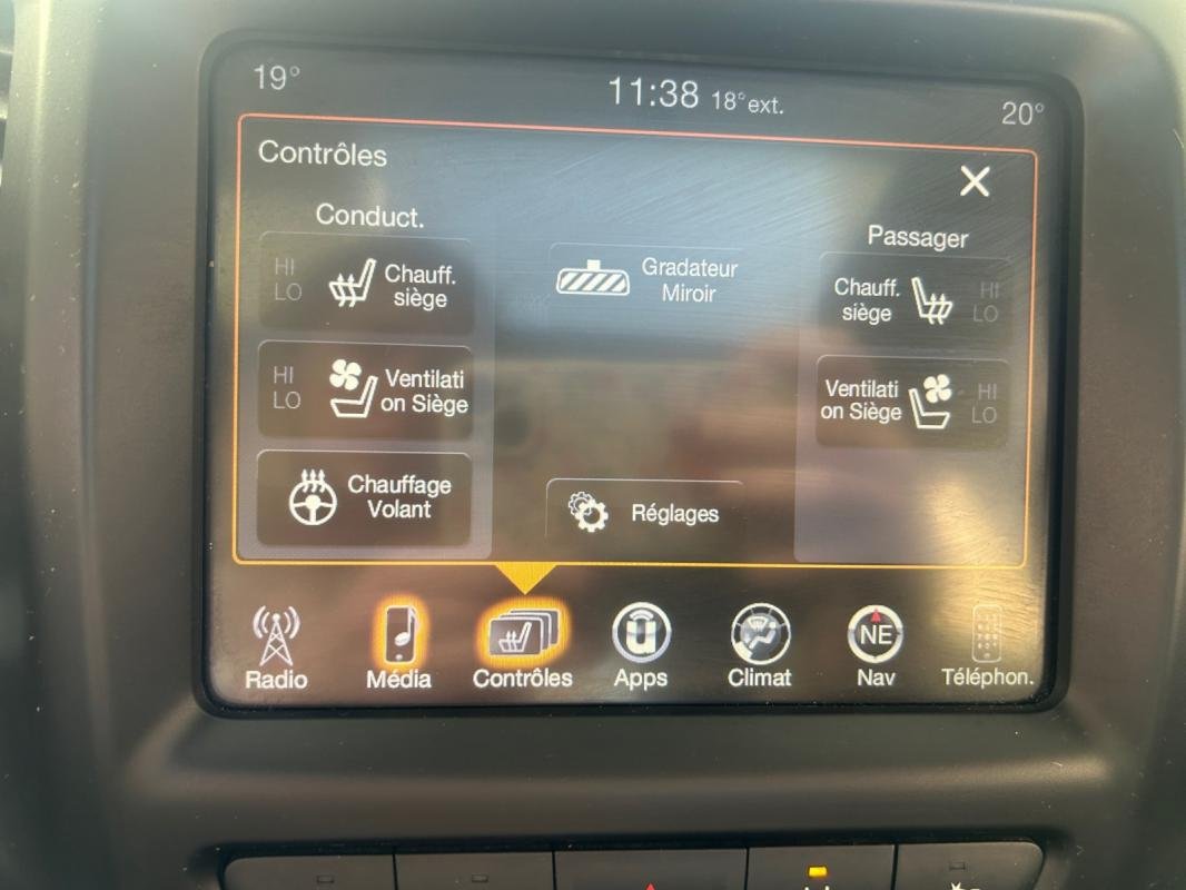 Jeep Cherokee - Photo 23