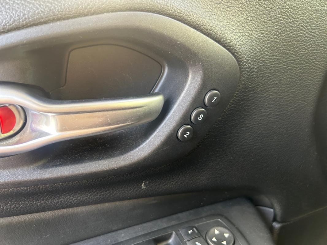 Jeep Cherokee - Photo 26