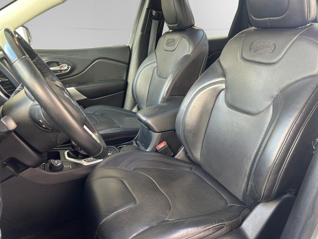 Jeep Cherokee - Photo 27
