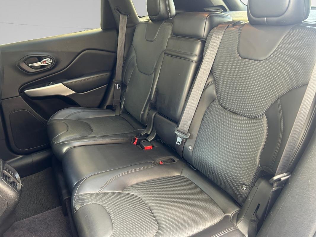 Jeep Cherokee - Photo 28