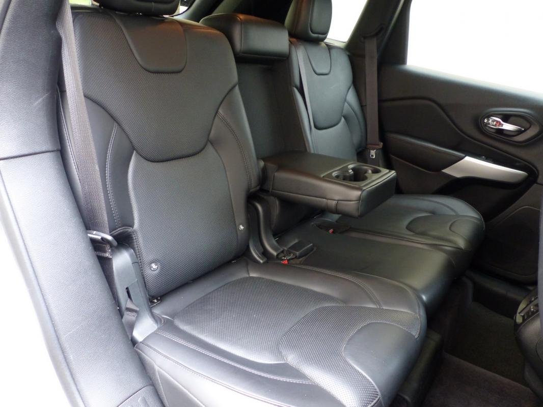 Jeep Cherokee - Photo 29
