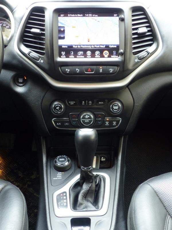 Jeep Cherokee - Photo 10