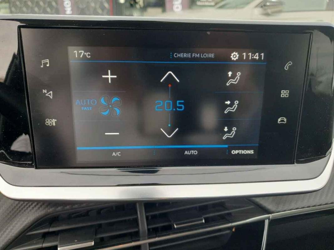 Peugeot 208 - Photo 13