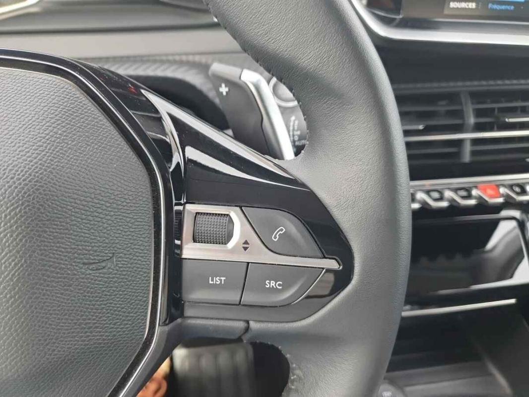 Peugeot 208 - Photo 16