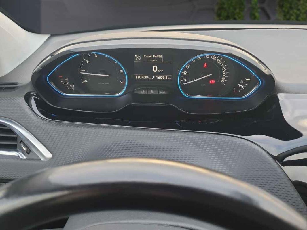 Peugeot 2008 - Photo 9