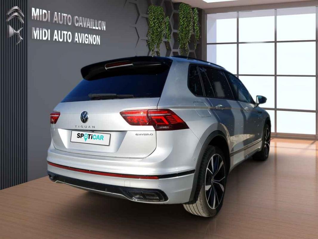 Volkswagen Tiguan - Photo 3