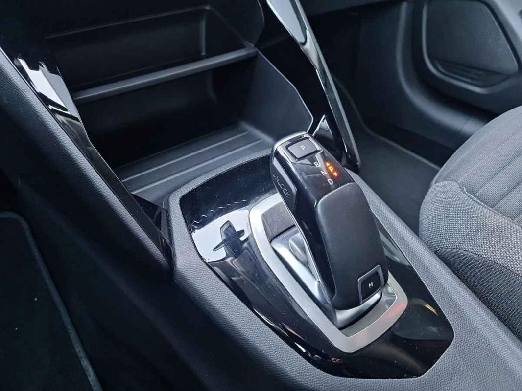 Peugeot 208 - Photo 12