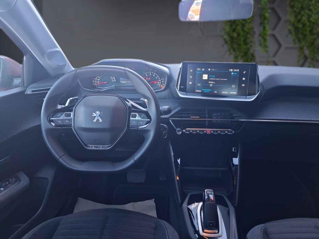 Peugeot 208 - Photo 13
