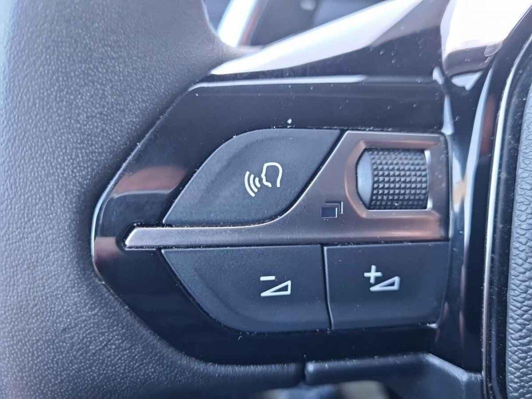 Peugeot 208 - Photo 15