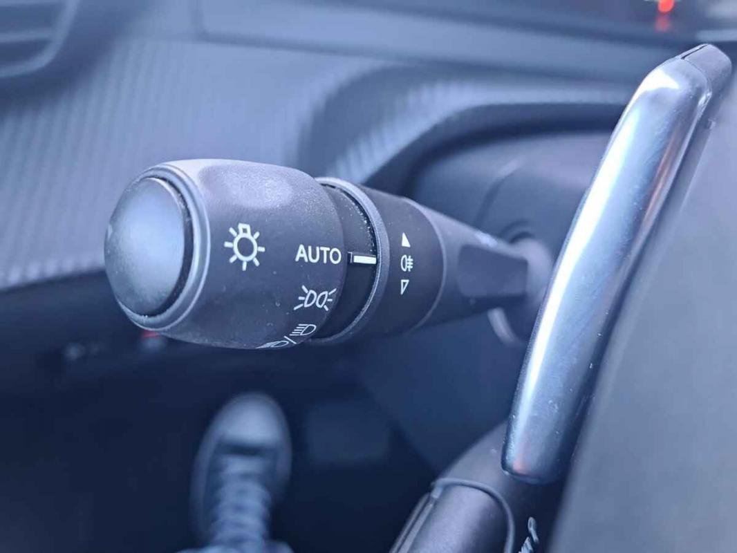 Peugeot 208 - Photo 19