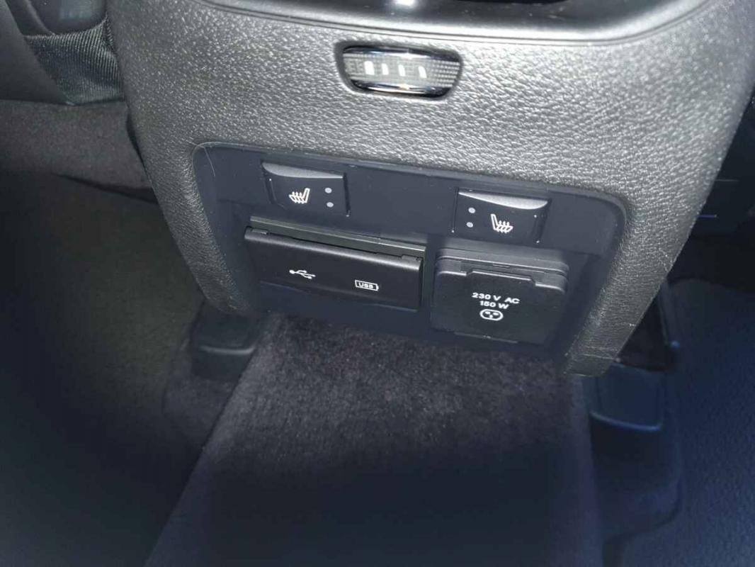 Jeep Cherokee - Photo 14