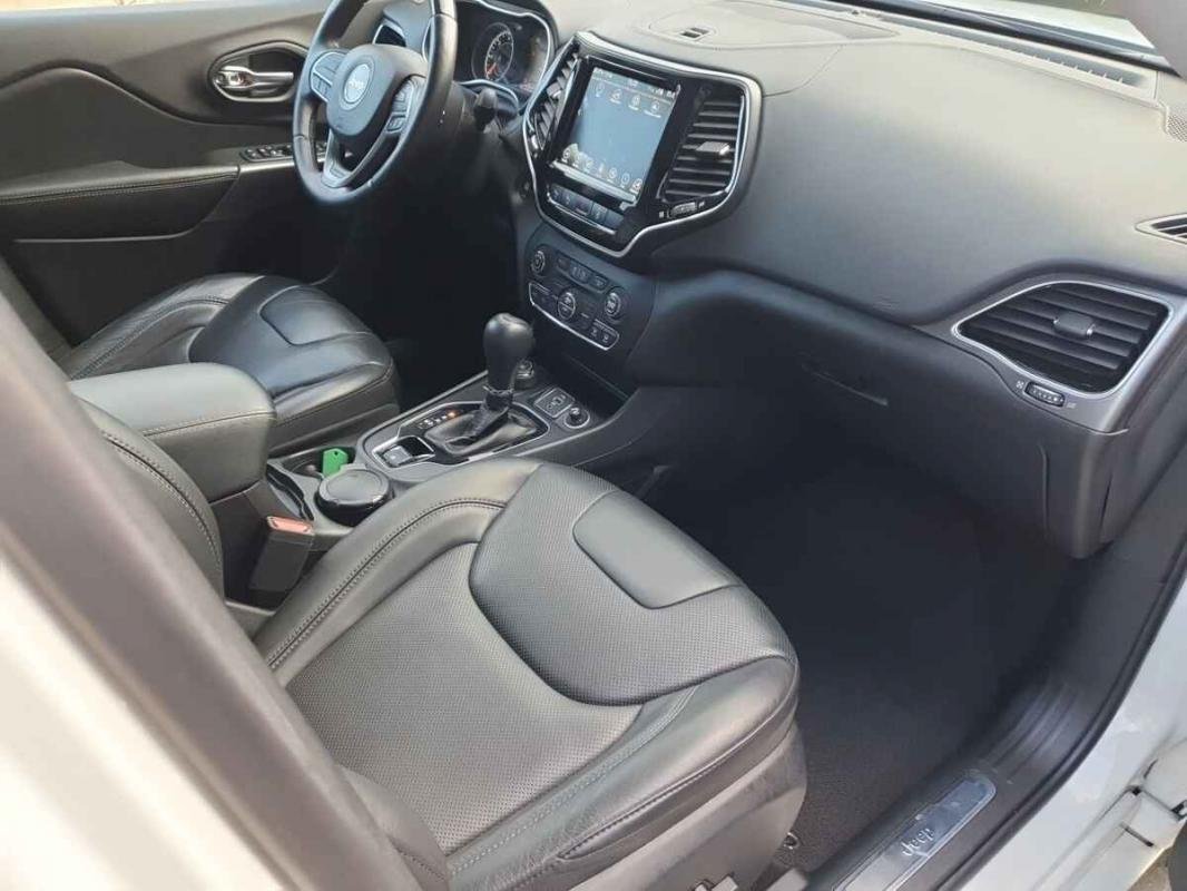 Jeep Cherokee - Photo 26