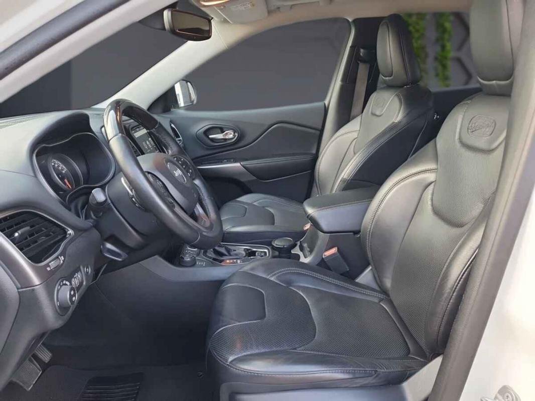 Jeep Cherokee - Photo 6