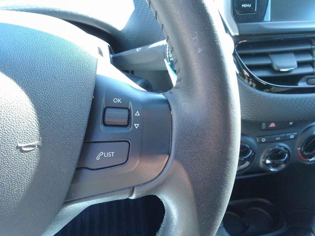 Peugeot 208 - Photo 16