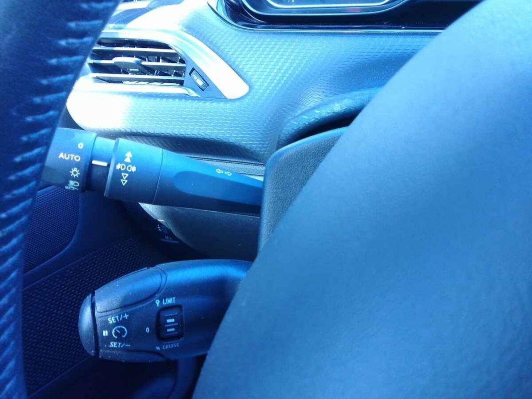 Peugeot 208 - Photo 17