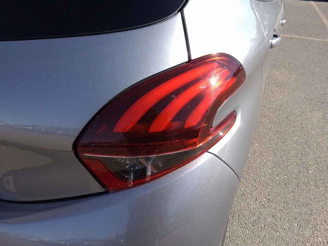 Peugeot 208 - Photo 26