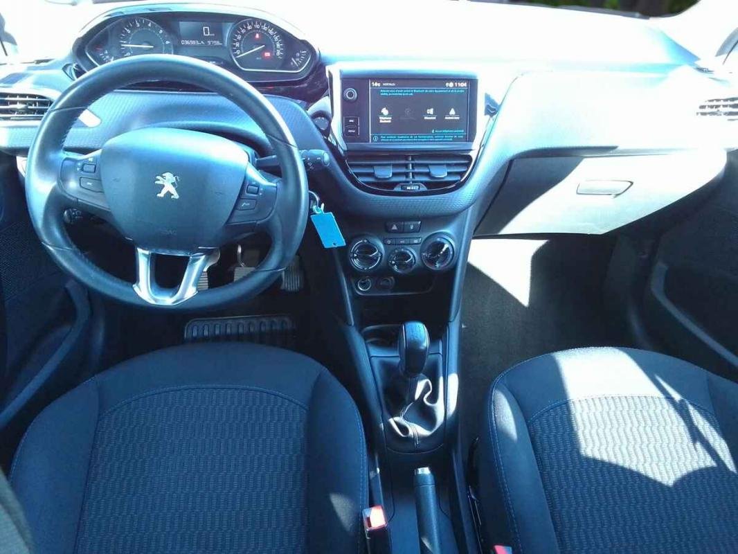 Peugeot 208 - Photo 6