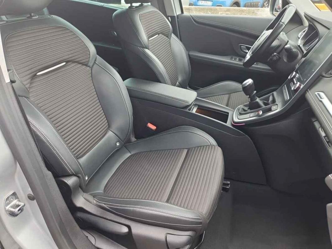 Renault Grand Scénic - Photo 25