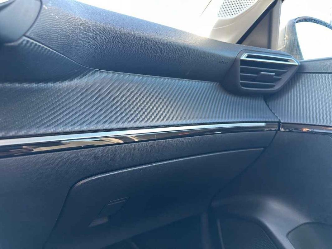 Peugeot 208 - Photo 21