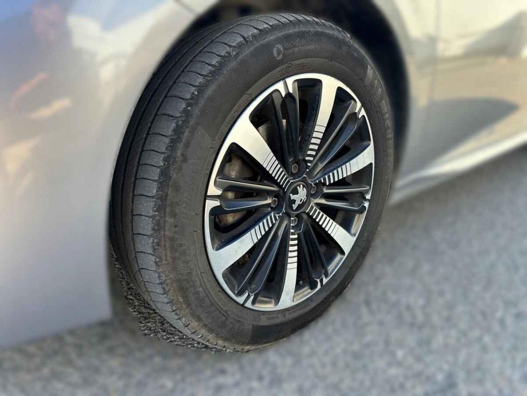 Peugeot 208 - Photo 23