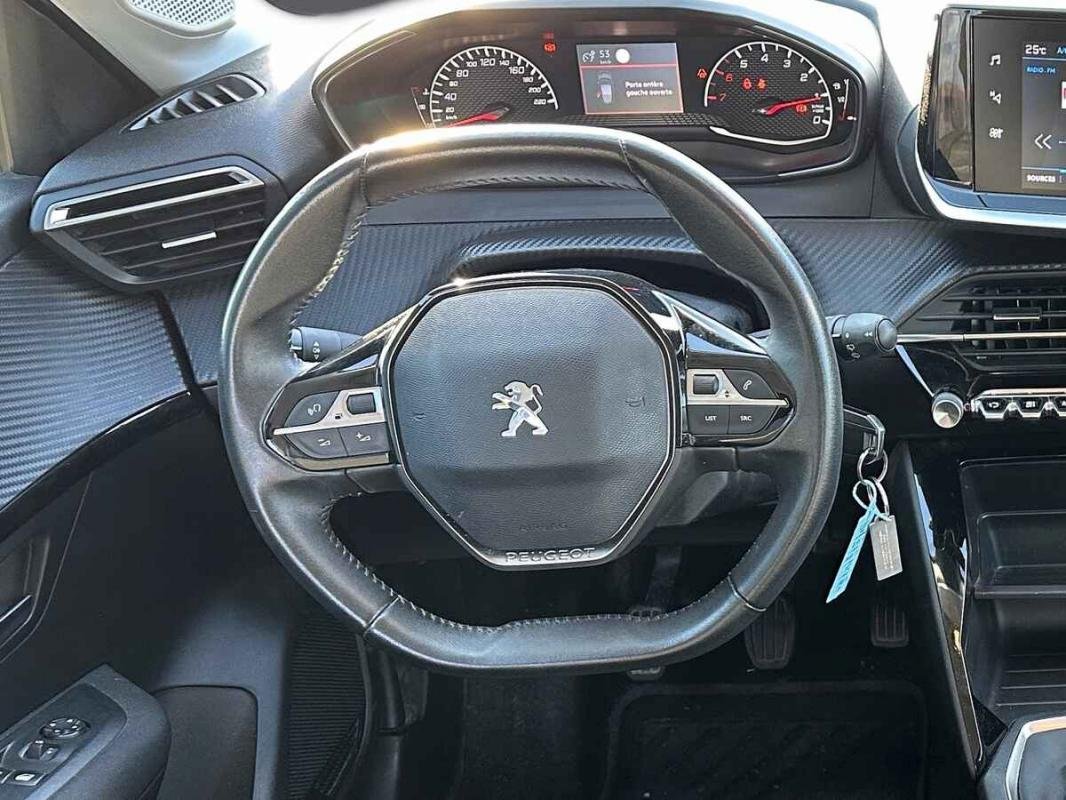 Peugeot 208 - Photo 9