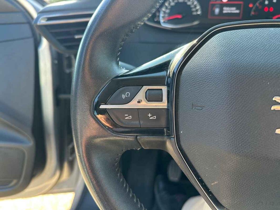 Peugeot 208 - Photo 15