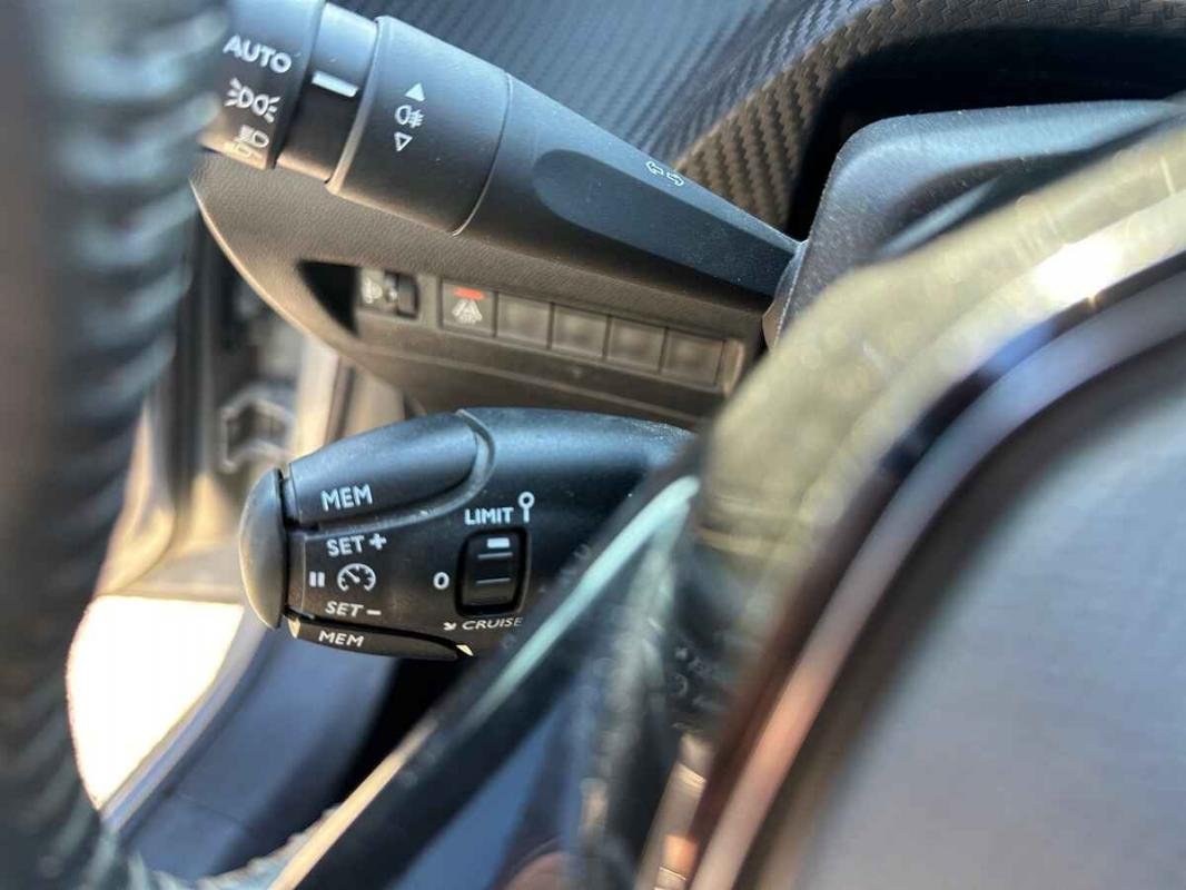 Peugeot 208 - Photo 18