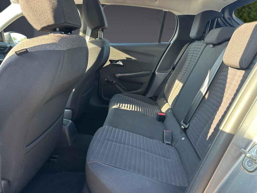 Peugeot 208 - Photo 8