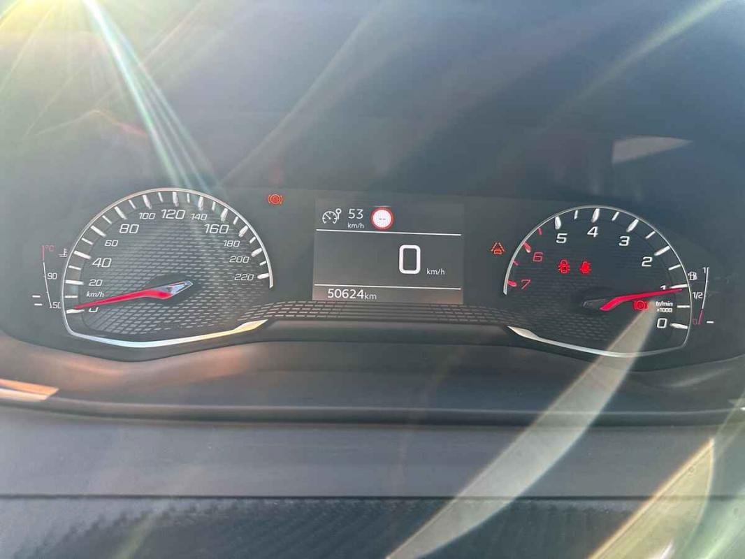 Peugeot 208 - Photo 10
