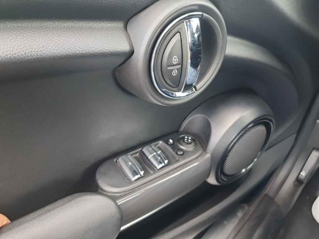 Mini Cabrio - Photo 17