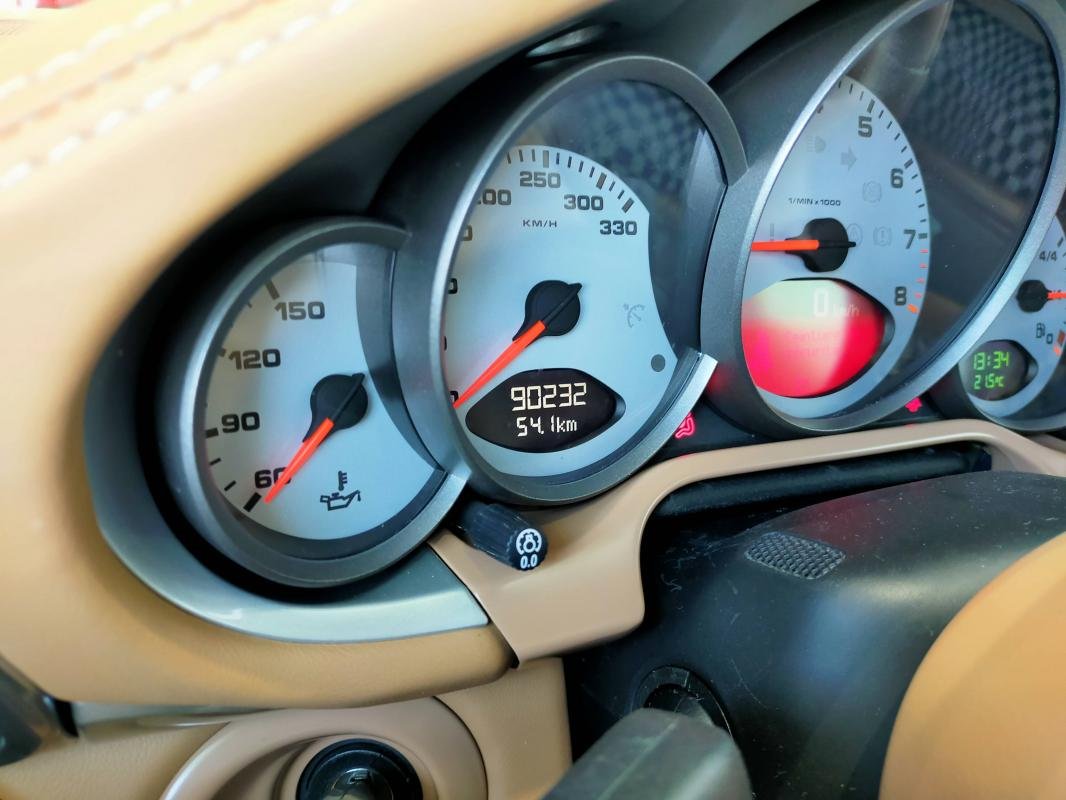 Porsche 911 - Photo 17