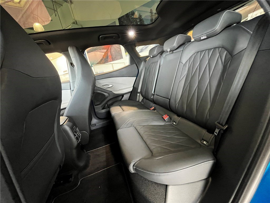 Ford Explorer - Photo 14