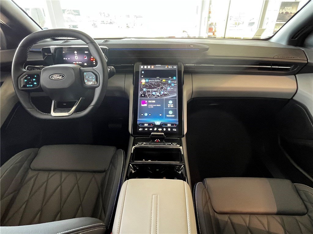 Ford Explorer - Photo 18