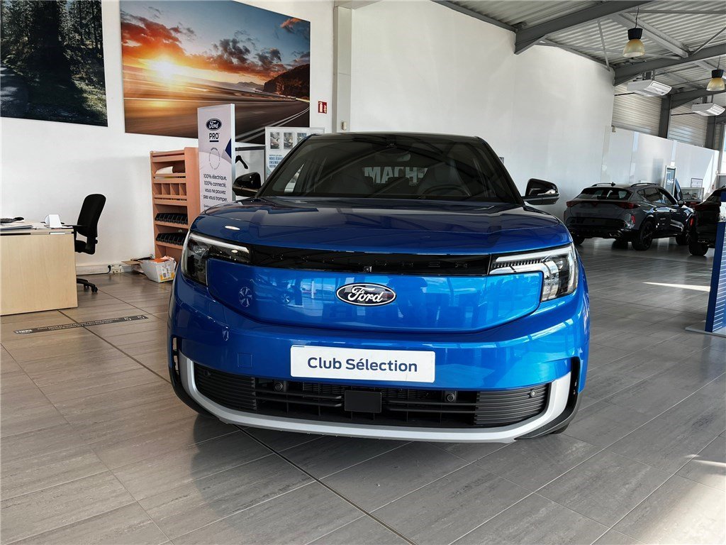 Ford Explorer - Photo 2