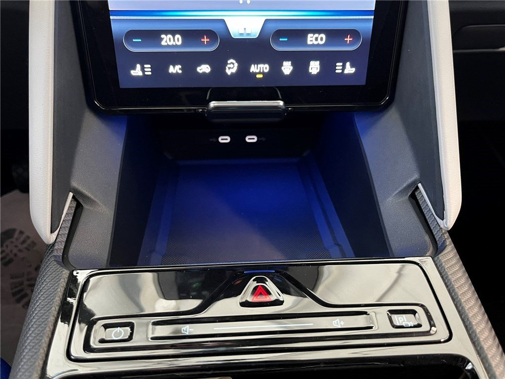 Ford Explorer - Photo 25