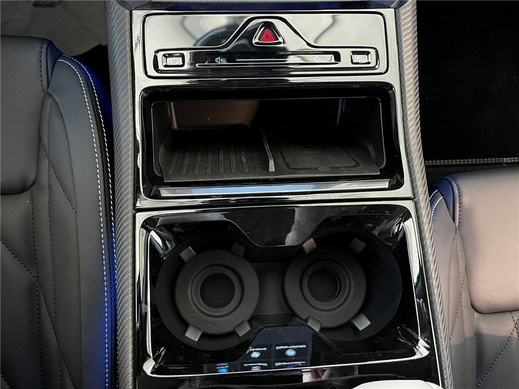 Ford Explorer - Photo 26
