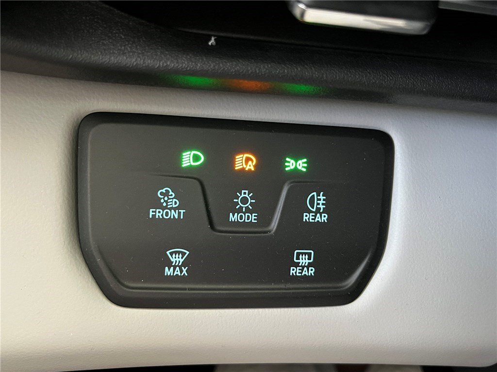 Ford Explorer - Photo 27
