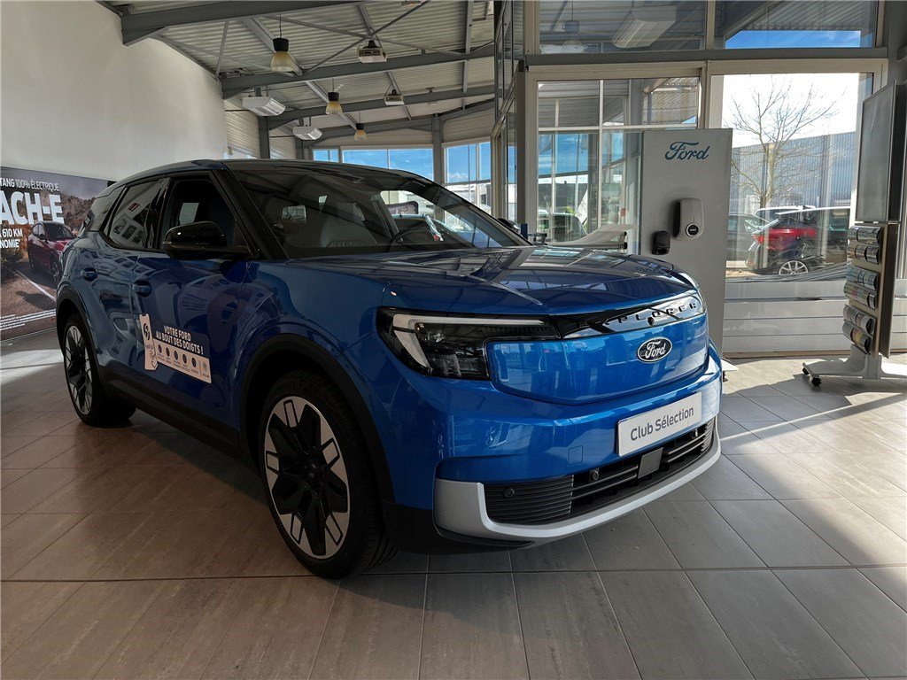 Ford Explorer - Photo 3