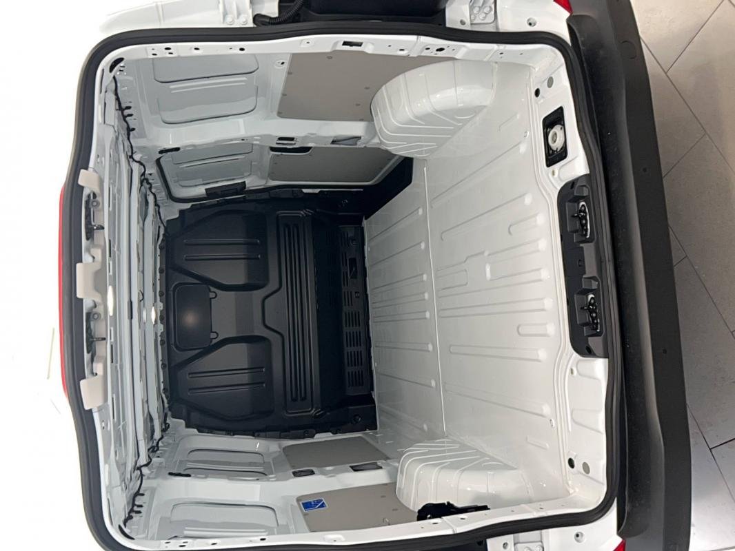 Volkswagen Transporter - Photo 12