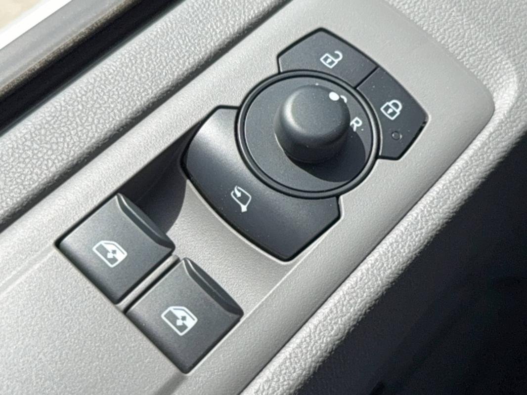 Volkswagen Transporter - Photo 16