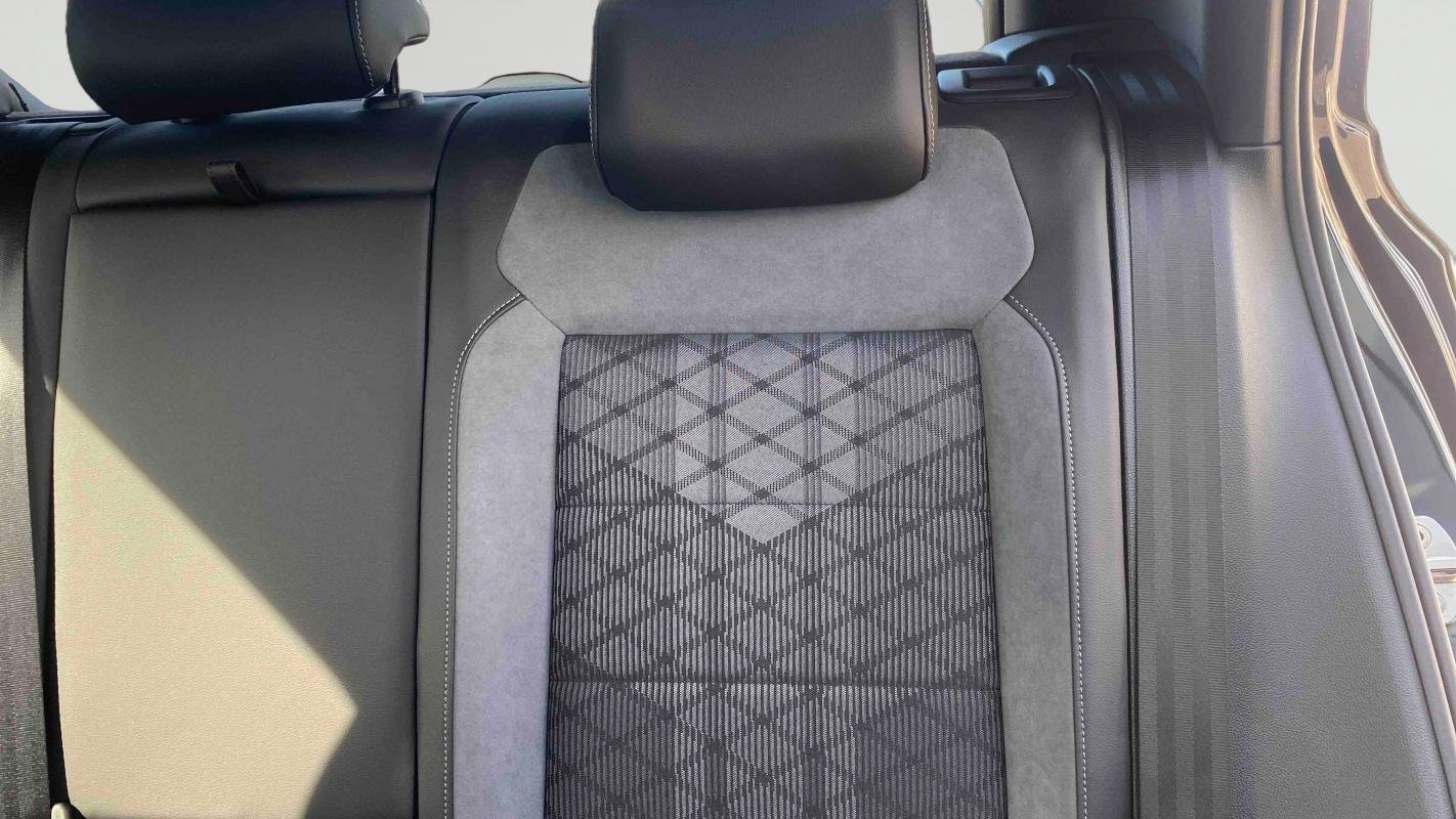 Volkswagen T-Roc - Photo 23