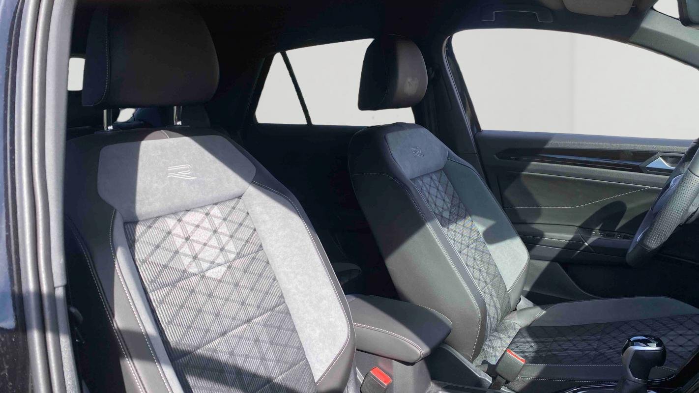 Volkswagen T-Roc - Photo 25