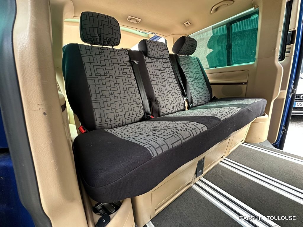 Volkswagen Multivan - Photo 11