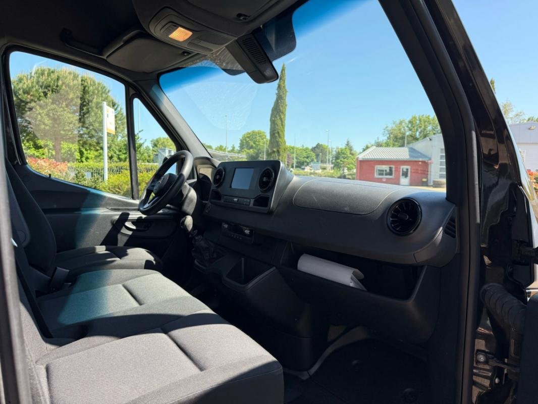 Mercedes Sprinter - Photo 13