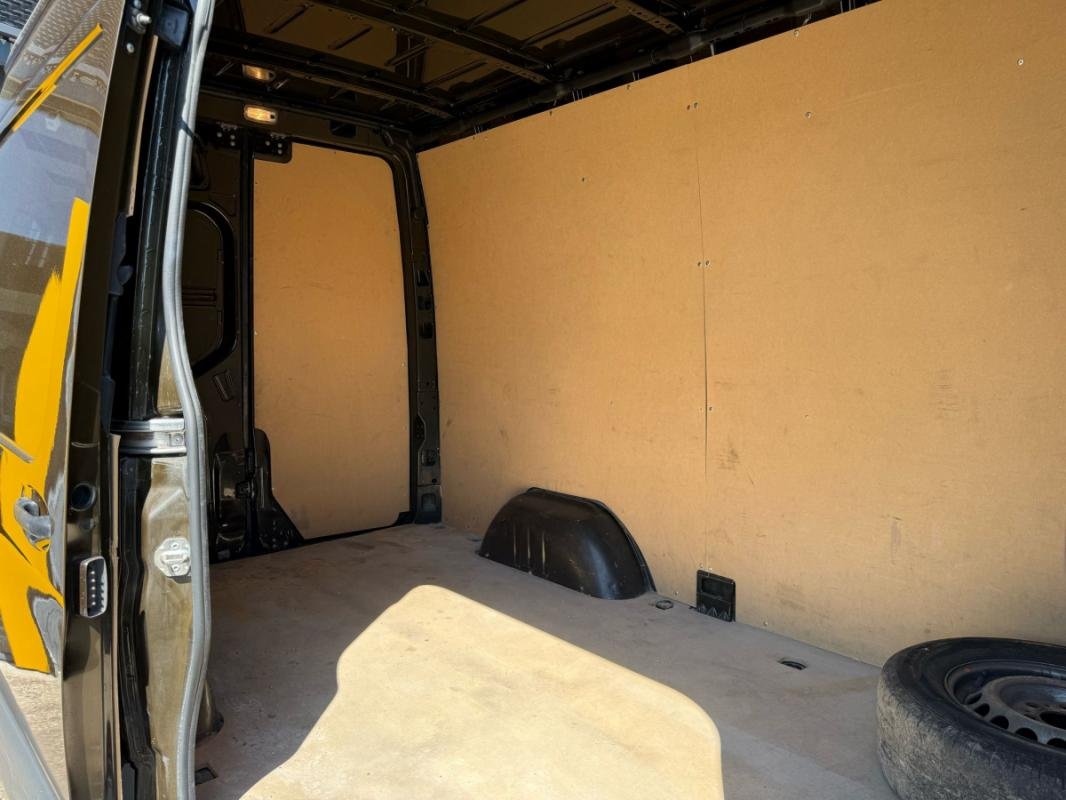 Mercedes Sprinter - Photo 19